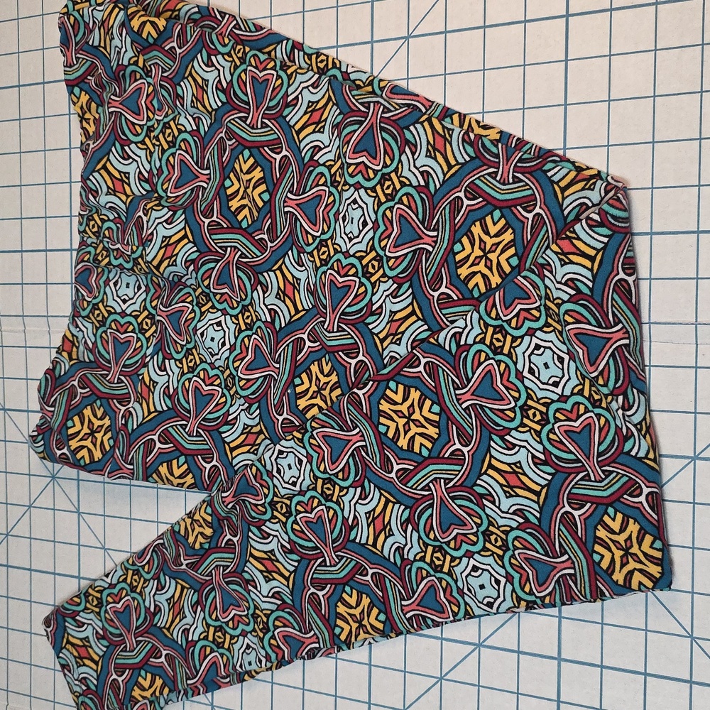 LulaRoe Leggings T&C ONE SIZE Preloved, Interlocking Patterns